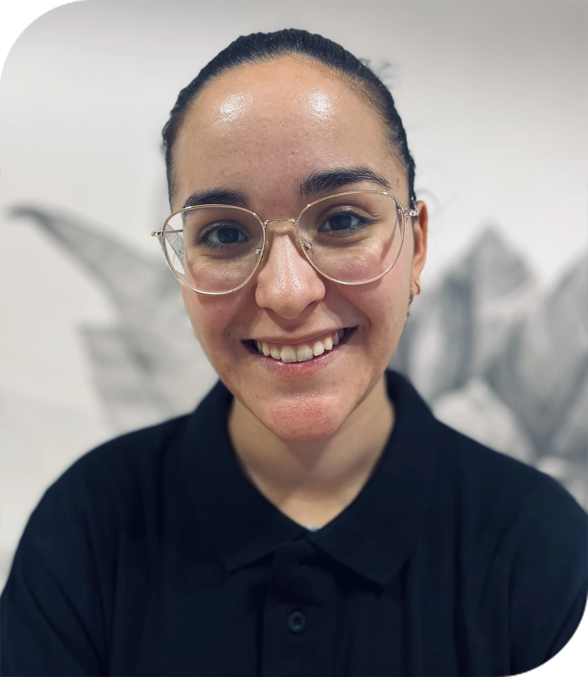 persona mirando a cámara